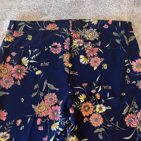 Worn once! Harper pants ON in rare 20 tall floral print - Picture 5 of 6